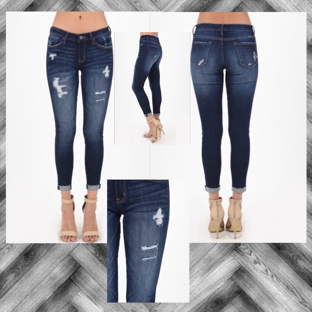 NEW ⚓️ KanCan Jeans Distressed Midrise